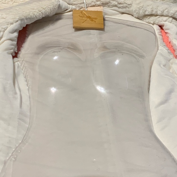 Altar’d State Ivory Waterfall Faux Fur Vest - Picture 4 of 9